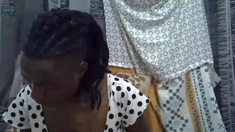 Snapshot of horny_baddie18 chatting on 02/21/26, 09:10 Leila online show from 02/21/26, 09:10