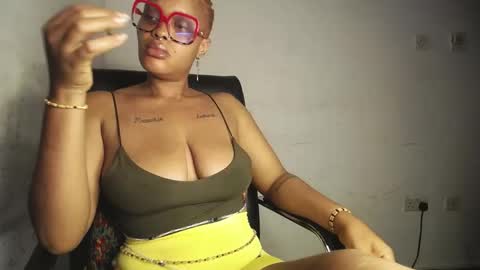 horny_ebonygirl_ online show from 04/15/26, 03:24