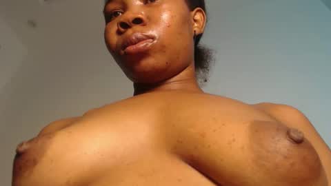 Snapshot of horny_iris chatting on 04/19/26, 08:22 Iris online show from 04/19/26, 08:22