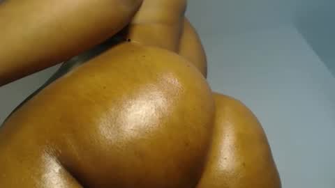 Snapshot of horny_iris chatting on 05/27/26, 01:57 Iris online show from 05/27/26, 01:57