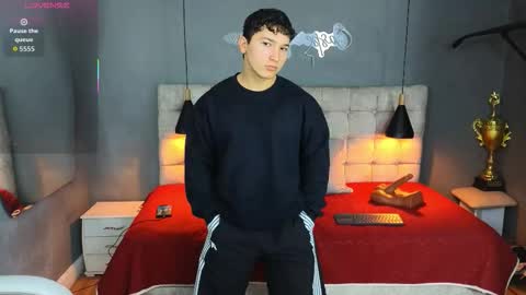 horny_nick18 online show from 10/09/25, 10:35