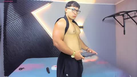 horny_nick18 online show from 03/12/26, 12:44