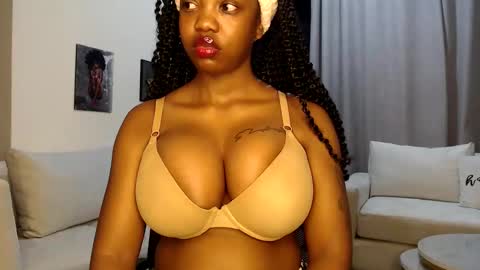 horny_princcess online show from 10/28/25, 12:47