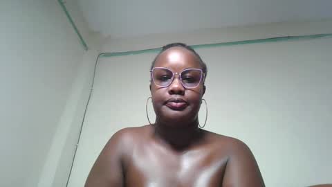 Snapshot of horny_sexxy_babe chatting on 02/02/26, 01:21 Lucy online show from 02/02/26, 01:21
