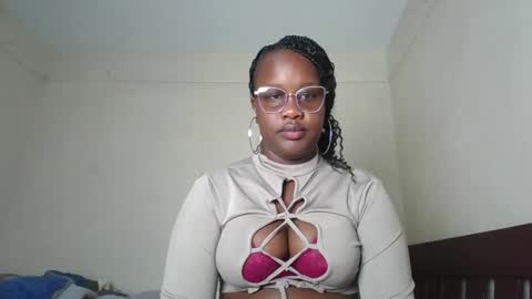 Snapshot of horny_sexxy_babe chatting on 02/14/26, 12:57 Lucy online show from 02/14/26, 12:57