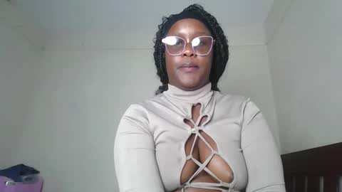 Snapshot of horny_sexxy_babe chatting on 02/16/26, 12:18 Lucy online show from 02/16/26, 12:18