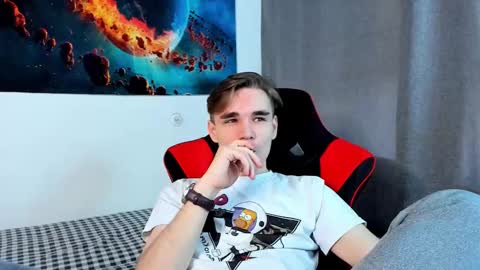 Max online show from 02/11/25, 02:13