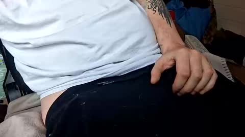 Snapshot of hornyandopenminded chatting on 01/06/26, 10:30 hornyandopenminded online show from 01/06/26, 10:30