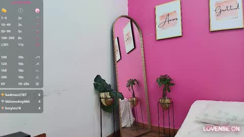 Khloe  online show from 02/19/25, 04:44