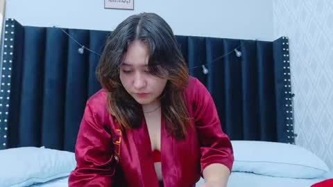 Khloe  online show from 09/21/25, 12:29