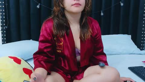 Khloe  online show from 10/25/25, 12:23