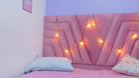 Snapshot of hornybarelylegalgirl chatting on 02/02/26, 12:26 Khloe online show from 02/02/26, 12:26