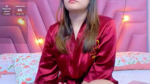 Snapshot of hornybarelylegalgirl chatting on 02/04/26, 12:11 Khloe online show from 02/04/26, 12:11