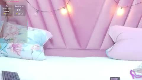 Khloe  online show from 05/11/26, 12:33