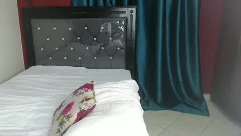 Snapshot of hornybella4 chatting on 01/16/25, 01:06 Bella online show from 01/16/25, 01:06