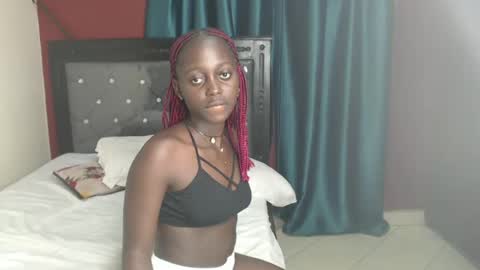 Snapshot of hornybella4 chatting on 01/26/25, 04:20 Bella online show from 01/26/25, 04:20