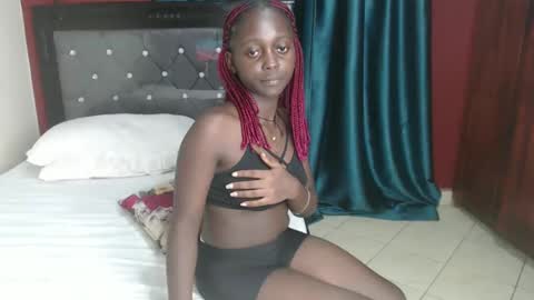 Snapshot of hornybella4 chatting on 02/09/25, 07:27 Bella online show from 02/09/25, 07:27