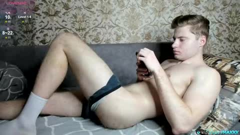 Max online show from 04/19/26, 08:02