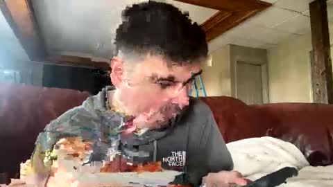 Justin 7 inches online show from 11/16/25, 08:25