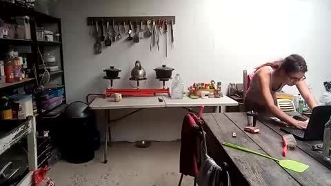 Nix  D online show from 12/18/25, 06:52