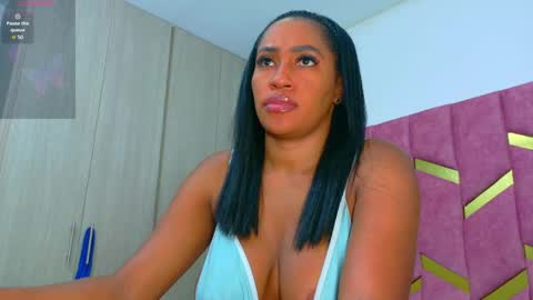 Snapshot of hornyhousekeeper_ chatting on 05/02/26, 10:53 Valentina online show from 05/02/26, 10:53