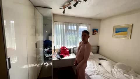 Snapshot of hornylondo chatting on 04/14/26, 10:10 Hornylondon online show from 04/14/26, 10:10