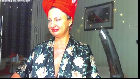 Snapshot of hornymommy69_ chatting on 01/12/25, 03:03 Monica online show from 01/12/25, 03:03
