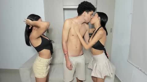 CLOE LONG BLACK HAIR - HARPPER BROWN HAIR online show from 11/17/25, 12:16