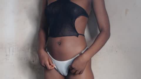 Snapshot of hornyslut_xx chatting on 06/04/26, 09:04 Bella online show from 06/04/26, 09:04
