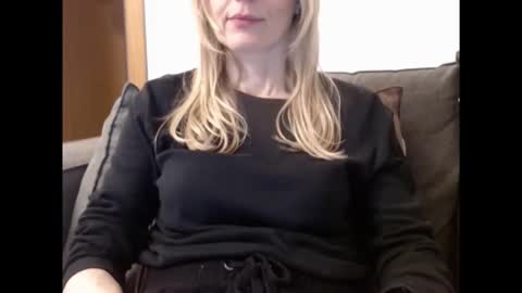 Snapshot of hornyssima chatting on 04/19/26, 05:23 Hornyssima online show from 04/19/26, 05:23