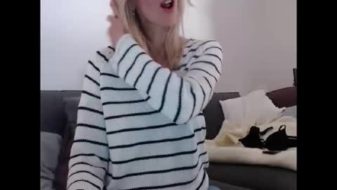 Snapshot of hornyssima chatting on 04/30/26, 04:24 Hornyssima online show from 04/30/26, 04:24
