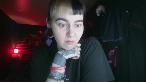 Snapshot of horror_circus chatting on 12/06/24, 04:03 Messalina Horror online show from 12/06/24, 04:03