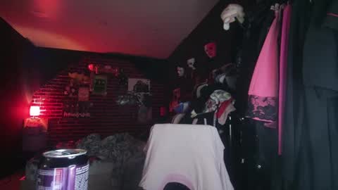 Snapshot of horror_circus chatting on 12/16/24, 05:17 Messalina Horror online show from 12/16/24, 05:17