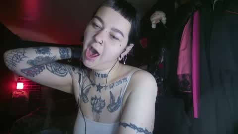 Snapshot of horror_circus chatting on 12/21/24, 02:52 Messalina Horror online show from 12/21/24, 02:52