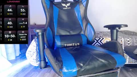 horse_man2 online show from 04/14/26, 01:55