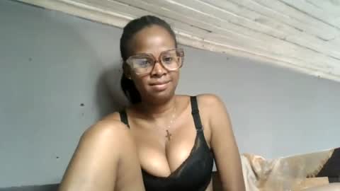 Snapshot of hortansiaa chatting on 06/17/26, 10:43 Hortansiaa online show from 06/17/26, 10:43