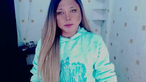 Snapshot of hosersecockselfsucker chatting on 01/10/25, 01:53 YOUR MAJESTY LUCY PEARL online show from 01/10/25, 01:53