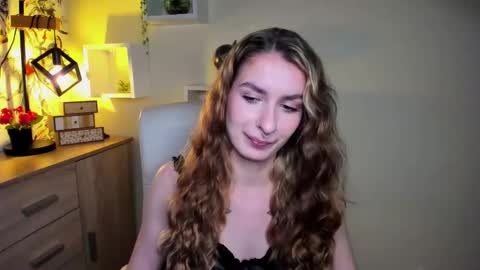 NINA online show from 12/01/25, 06:40