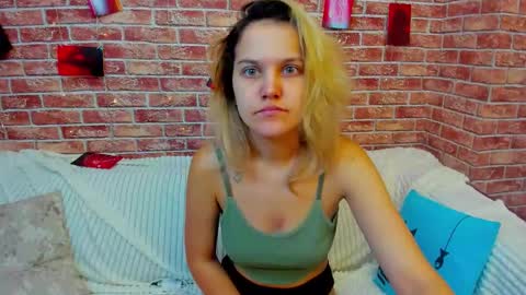 Jessica  online show from 09/10/25, 03:17