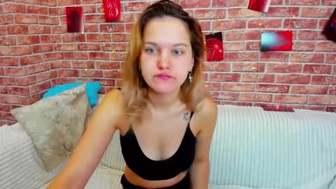 Jessica  online show from 10/12/25, 02:54