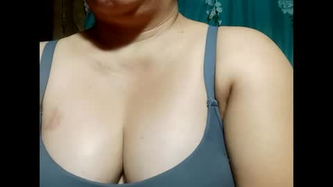 hot_boobs21 online show from 02/25/25, 12:03