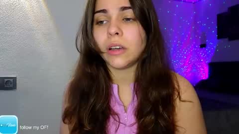 Snapshot of hot_chill__ chatting on 05/06/26, 03:17 LiluCaroline online show from 05/06/26, 03:17