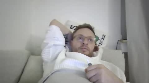 hot_chris1989 online show from 02/14/26, 06:04