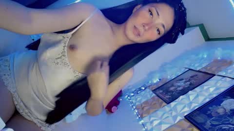 its me CLAUDIA online show from 03/04/25, 12:44