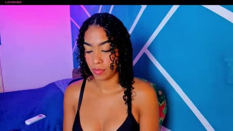 Snapshot of hot_couple07_ chatting on 09/10/25, 04:23 Hot Couple online show from 09/10/25, 04:23