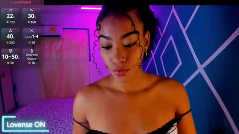 Snapshot of hot_couple07_ chatting on 09/11/25, 04:56 Hot Couple online show from 09/11/25, 04:56