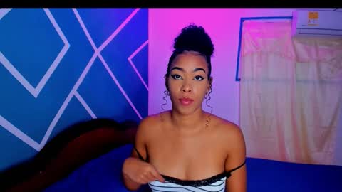 Snapshot of hot_couple07_ chatting on 09/25/25, 06:39 Hot Couple online show from 09/25/25, 06:39