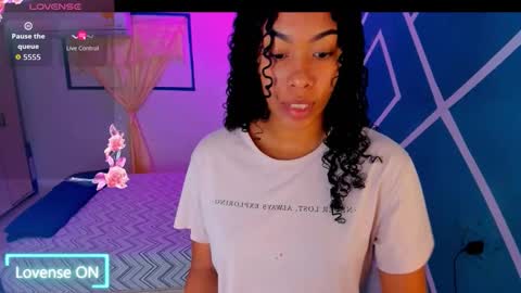 Snapshot of hot_couple07_ chatting on 09/27/25, 05:12 Hot Couple online show from 09/27/25, 05:12