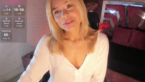 Snapshot of hot_cupid01 chatting on 06/17/26, 10:39 Valery online show from 06/17/26, 10:39