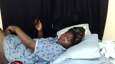 Milly online show from 10/06/25, 05:27